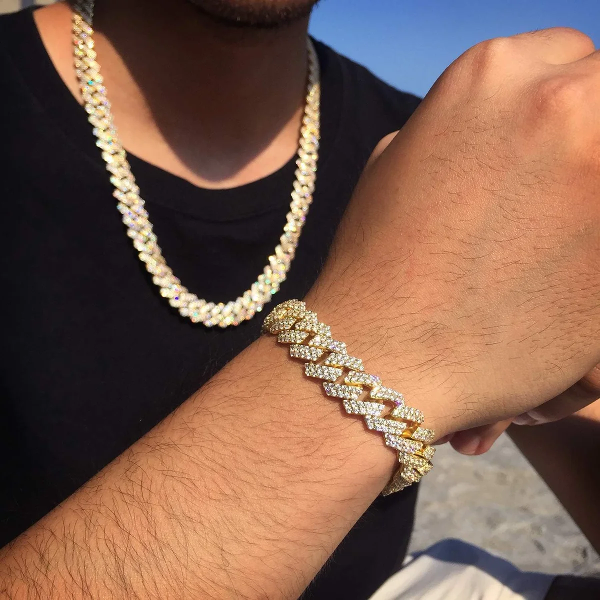 Pulsera cubana prong iced 12 mm dorada 20 cm